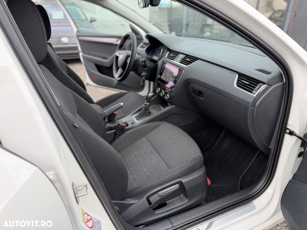 Skoda Octavia 2.0 TDI DSG Ambition - 30