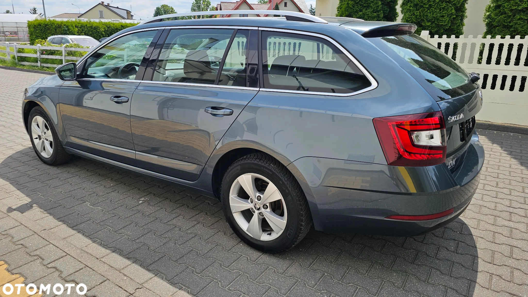 Skoda Octavia 1.6 TDI Ambition DSG - 11
