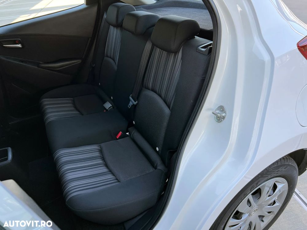 Mazda 2 G75 Emotion - 11