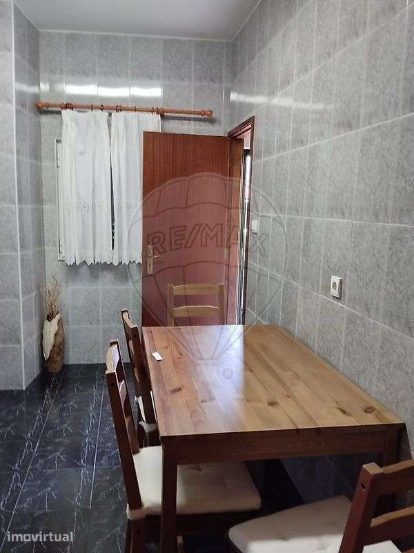 Moradia T1 para venda - Grande imagem: 2/10