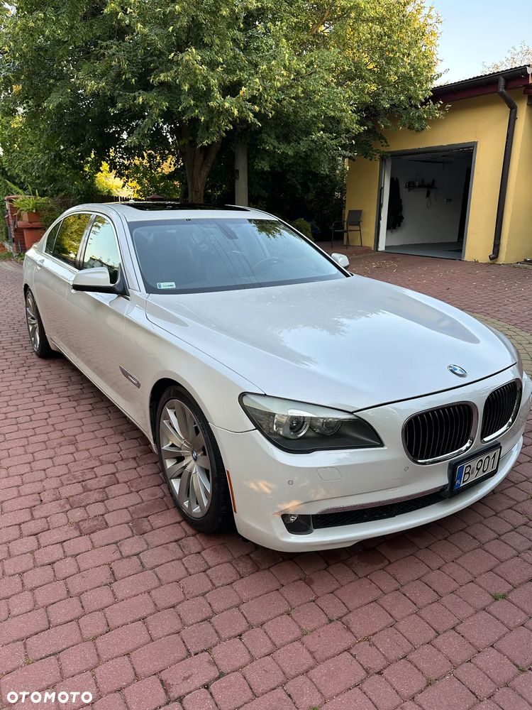BMW Seria 7 740Li - 1
