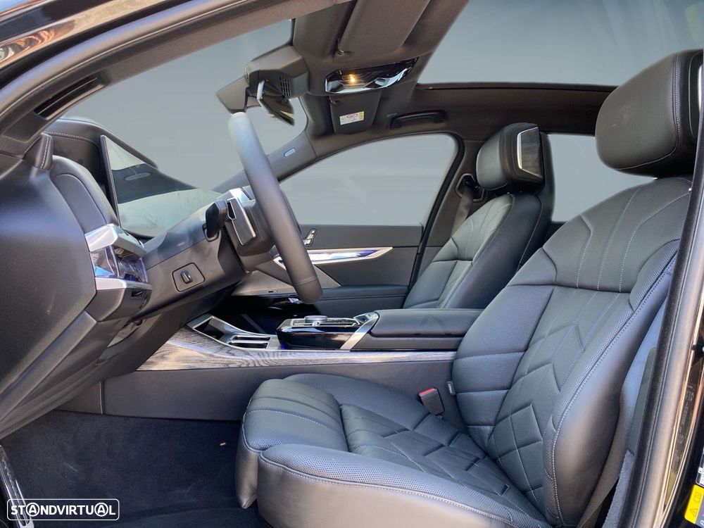BMW i7 eDrive50 Pack Desportivo M Pro — fotografia 3