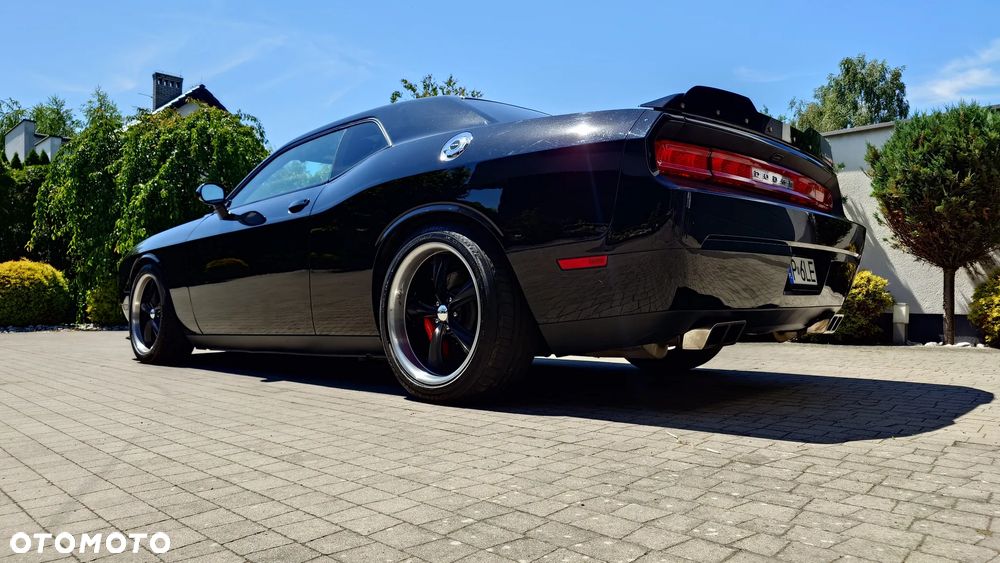 Dodge Challenger - 4