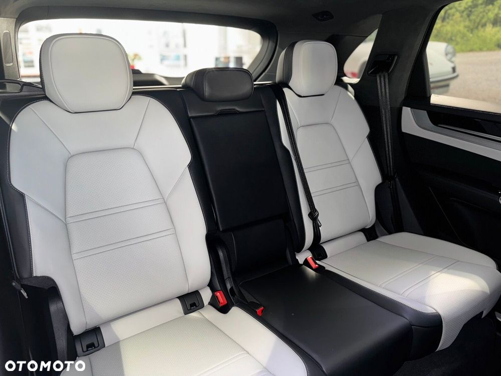 Porsche Cayenne S - 25