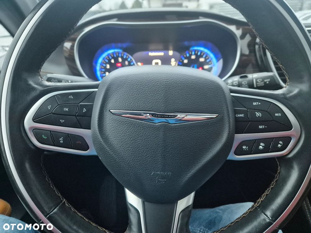 Chrysler Pacifica - 37