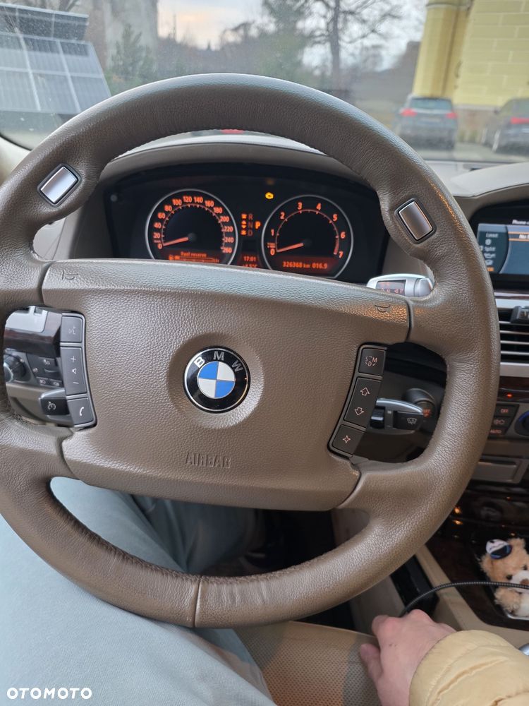 BMW Seria 7 - 12