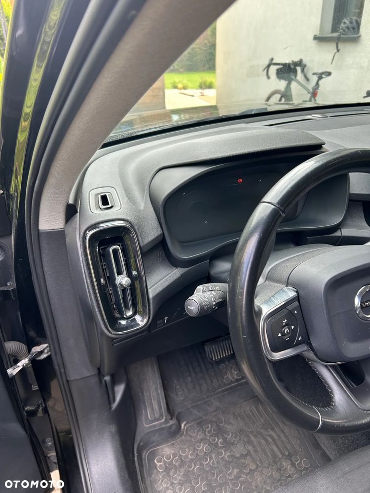 Volvo XC 40 T4 AWD Momentum - 8