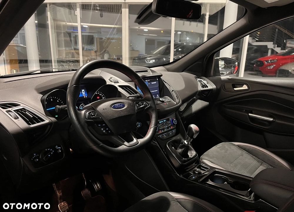 Ford Kuga 2.0 TDCi 4x4 ST-Line - 10