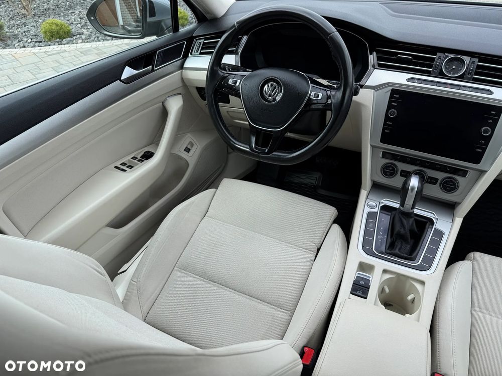 Volkswagen Passat 2.0 TDI (BlueMotion Technology) DSG Highline - 20