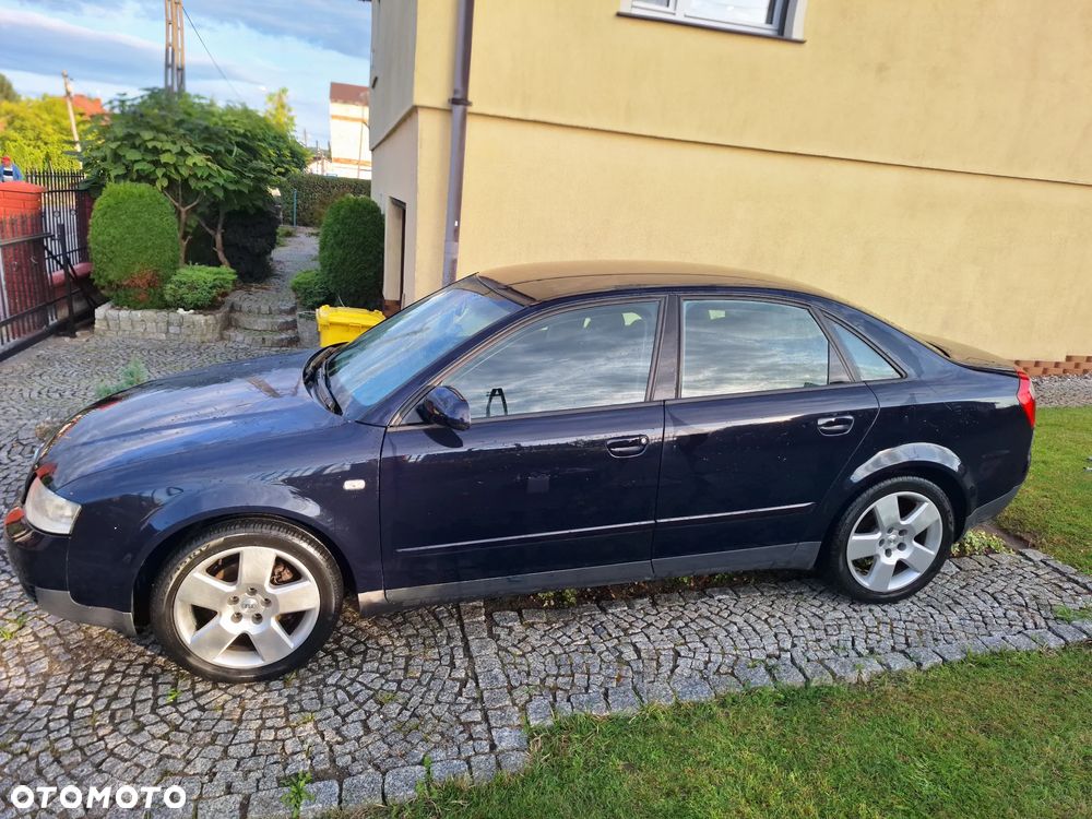 Audi A4 2.0 - 1