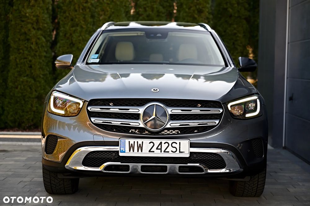 Mercedes-Benz GLC 300 e 4-Matic Business Edition - 3