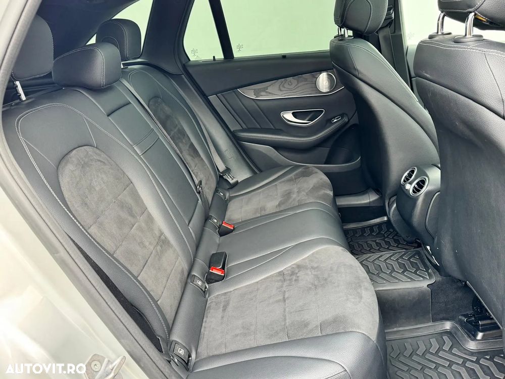Mercedes-Benz GLC 250 4MATIC - 22