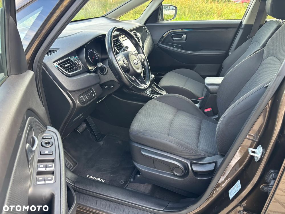 Kia Carens 1.7 CRDi 141 Dream Team Edition - 6
