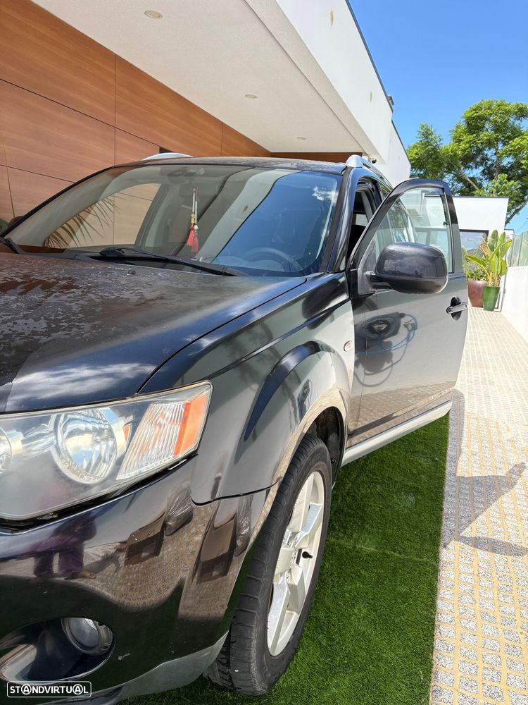 Mitsubishi Outlander 2.0 DI-D Invite 4WD - 1