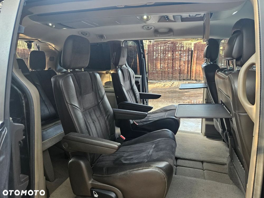 Lancia Voyager 3.6 Gold - 9
