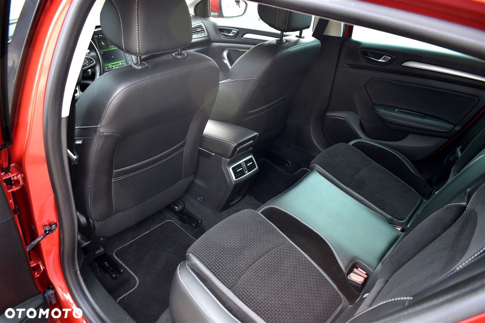Renault Megane ENERGY TCe 130 EDC BOSE EDITION - 14