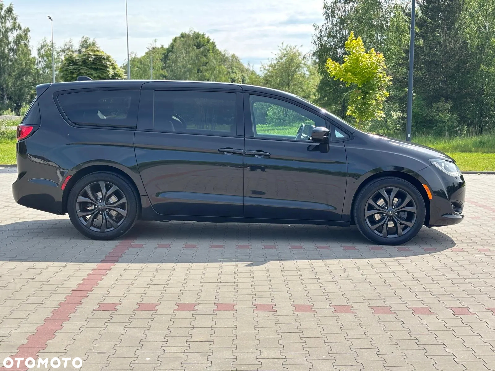 Chrysler Pacifica - 15