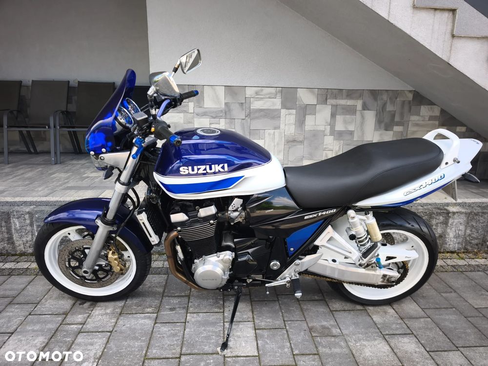 Suzuki GSX - 27