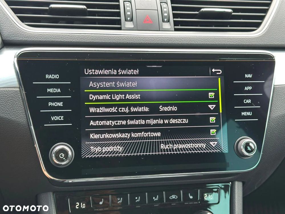 Skoda Superb 2.0 TDI Ambition - 27