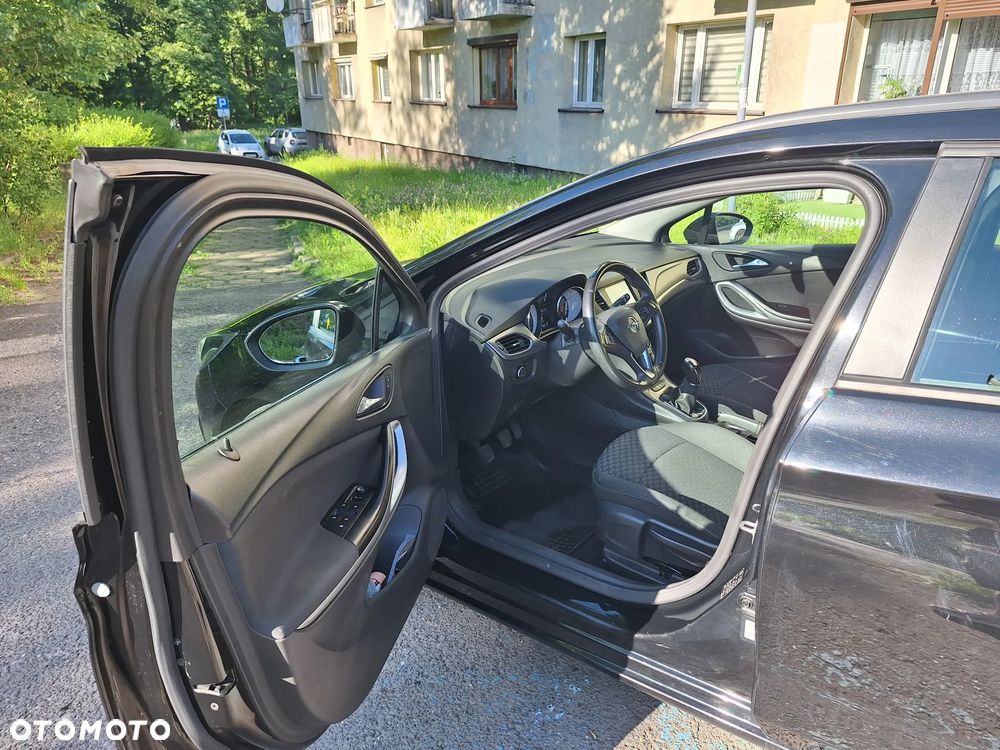 Opel Astra 1.6 CDTI Dynamic S&S - 10