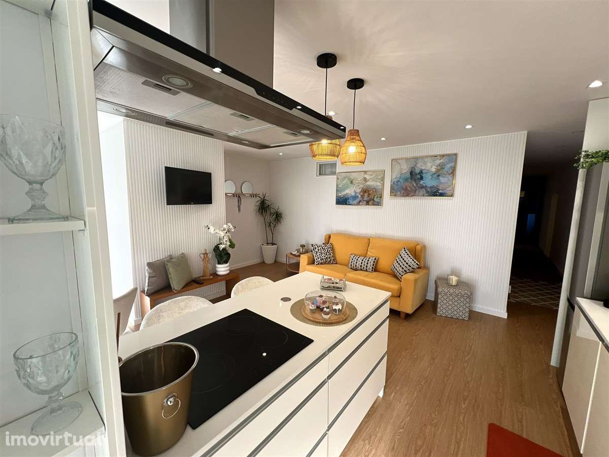 T1+1 Remodelado, mobilado e equipado, centro Póvoa de Varzim - Grande imagem: 3/13