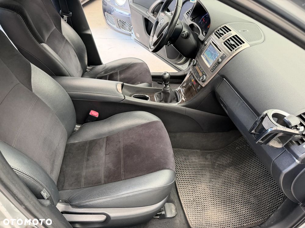 Toyota Avensis - 7