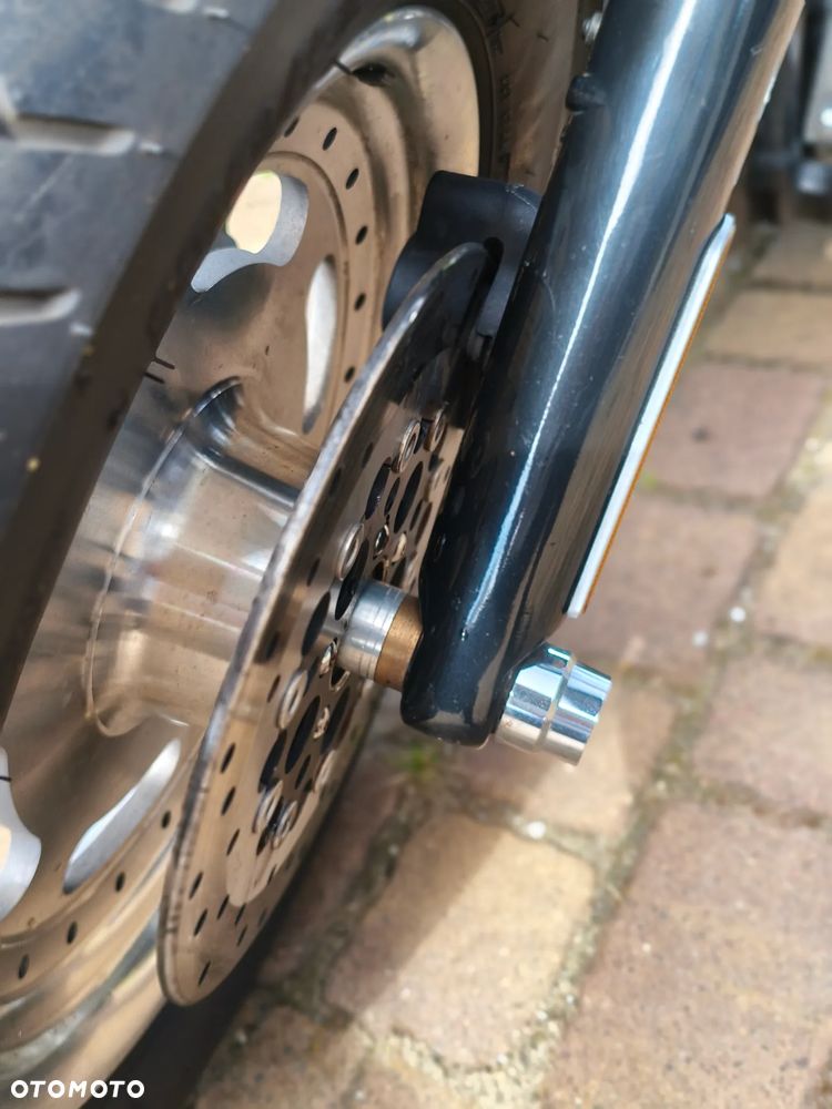 Harley-Davidson Dyna Fat Bob - 14