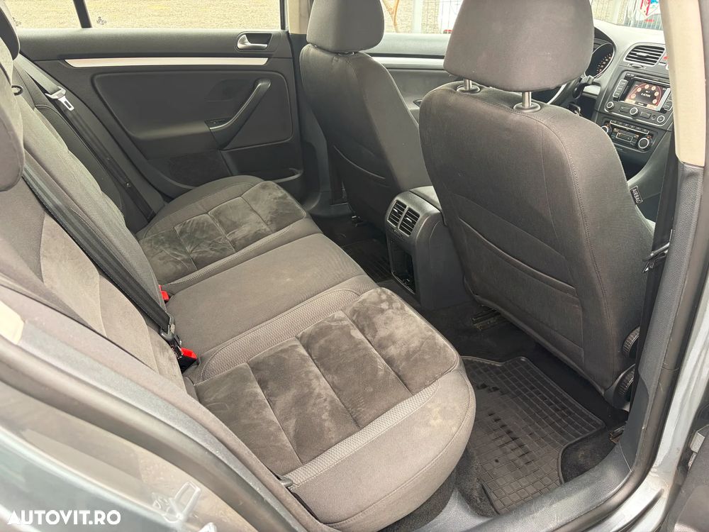 Volkswagen Golf 1.6 TDI DPF BlueMotion Technology Highline - 27