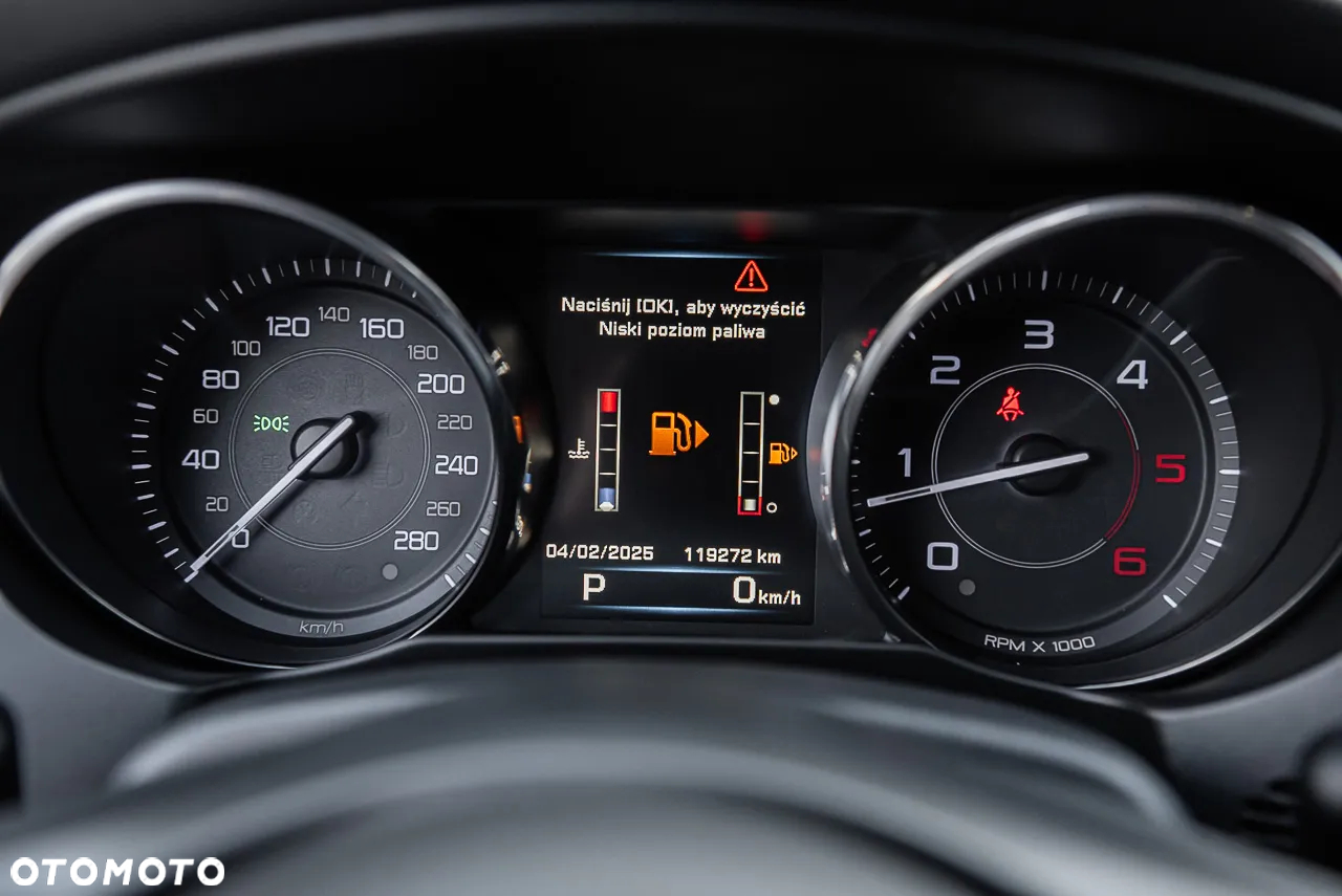 Jaguar XE 2.0 D AWD R-Sport - 27