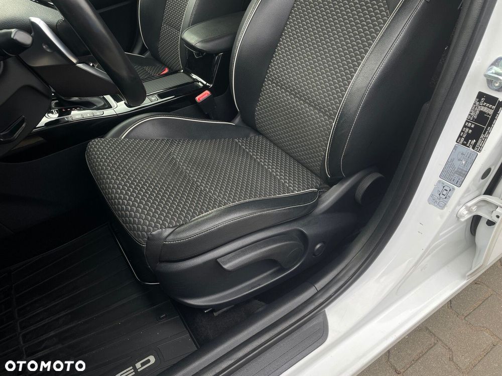 Kia Ceed 1.5 T-GDI Business Line DCT - 11