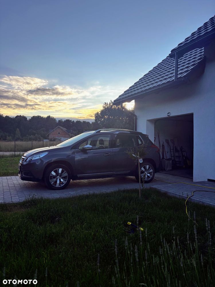 Peugeot 2008 1.6 e-HDi Allure S&S - 3