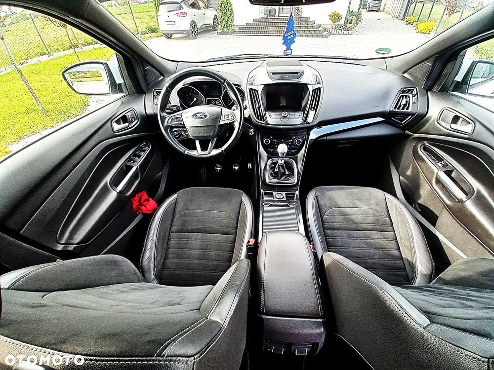 Ford Kuga 2.0 TDCi 2x4 ST-Line - 3