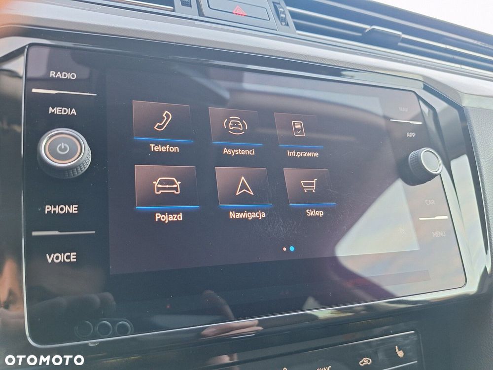 Volkswagen Passat - 22