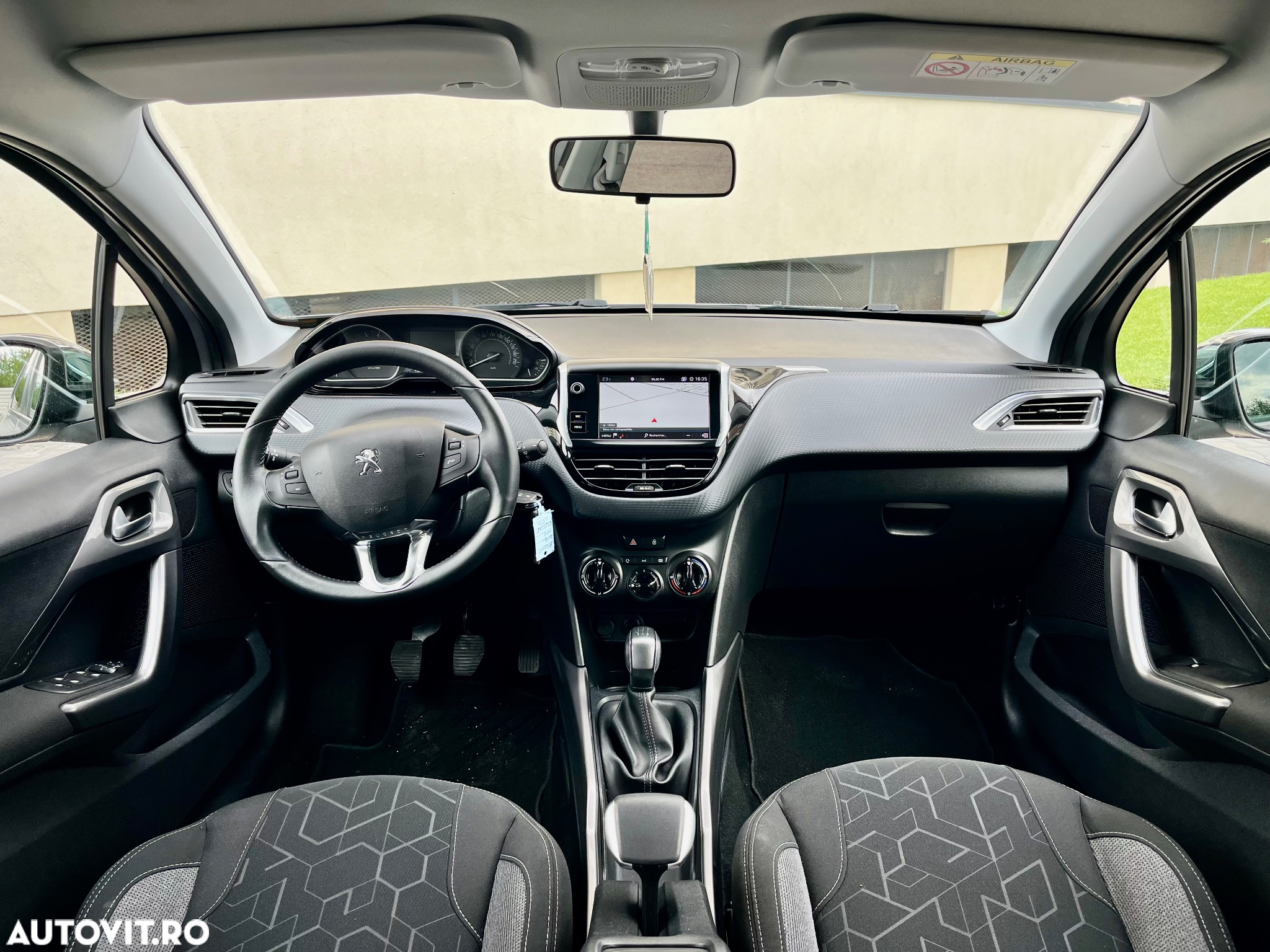 Peugeot 2008 - 5