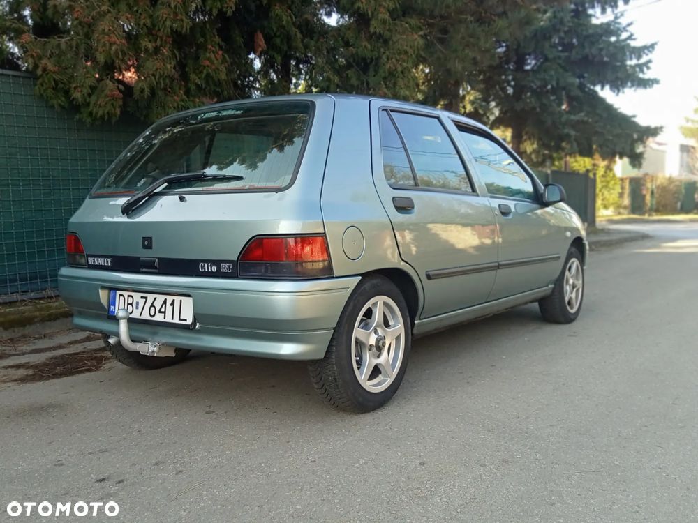 Renault Clio - 1