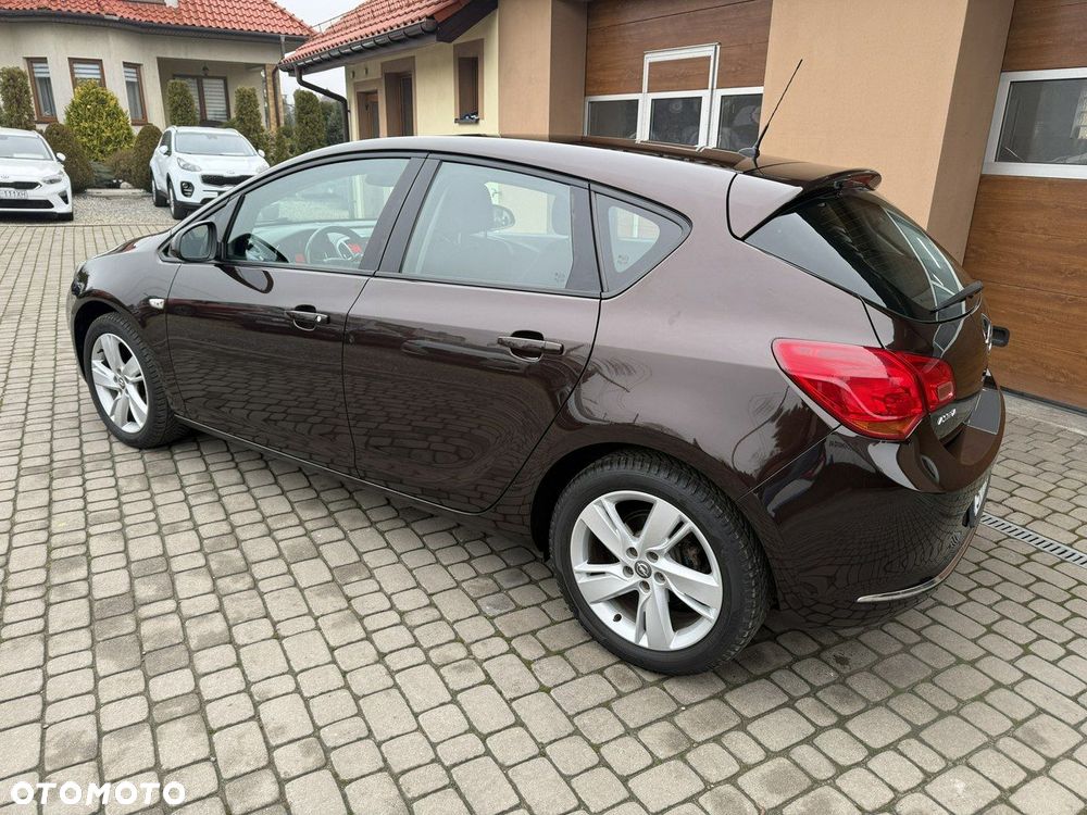 Opel Astra 1.6 Enjoy EU6 - 9