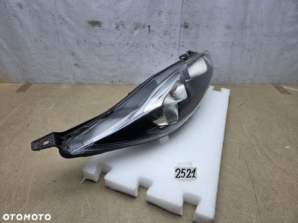 Ford Fiesta mk7 lift 12-17r C1BB13W029AG lampa prawy prawa przód przednia - 3