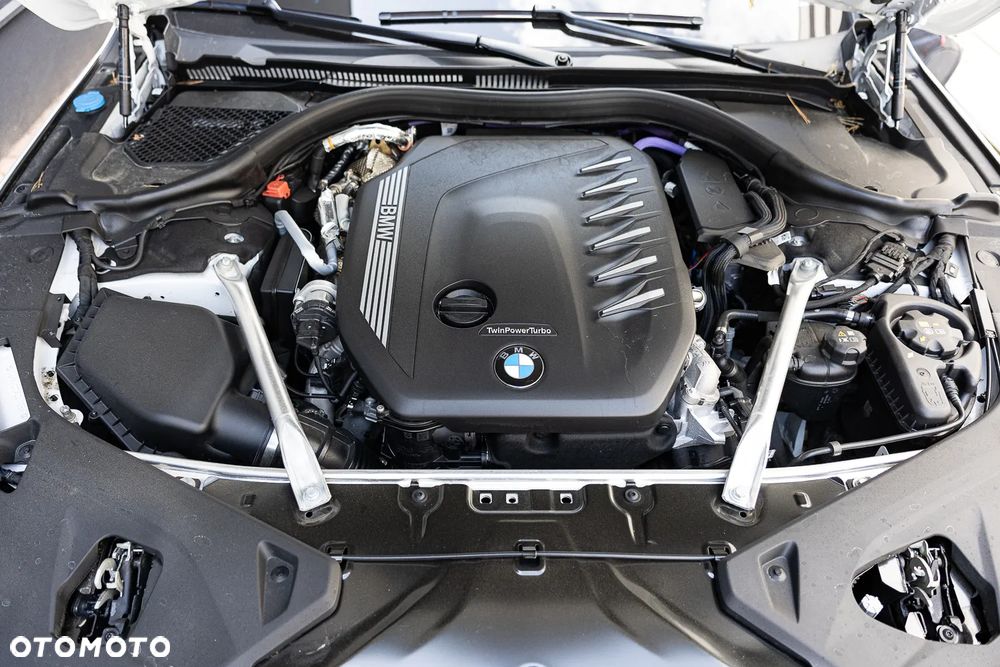 BMW Seria 8 840d xDrive mHEV - 19