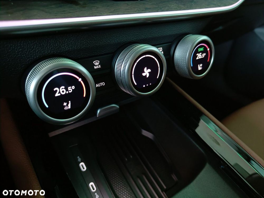 Skoda Superb 2.0 TDI SCR 4x4 L&K DSG - 14