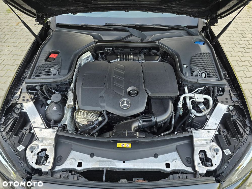 Mercedes-Benz Klasa E 220 d T 9G-TRONIC AMG Line - 37