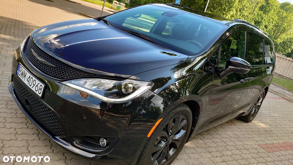 Chrysler Pacifica - 5