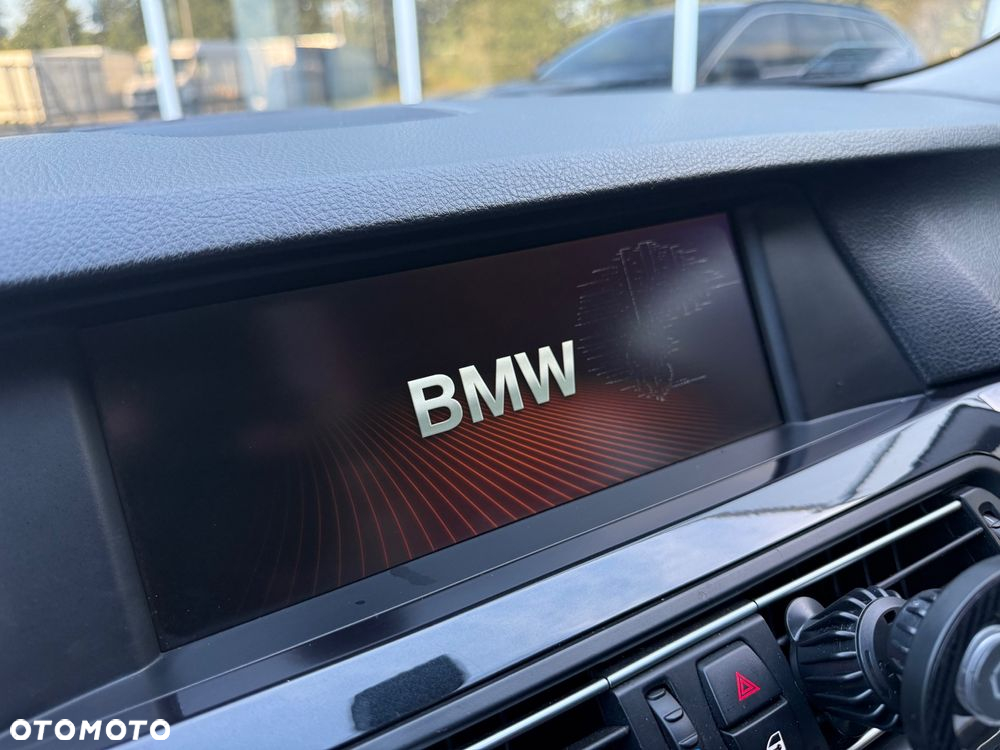 BMW Seria 5 520d Touring - 17