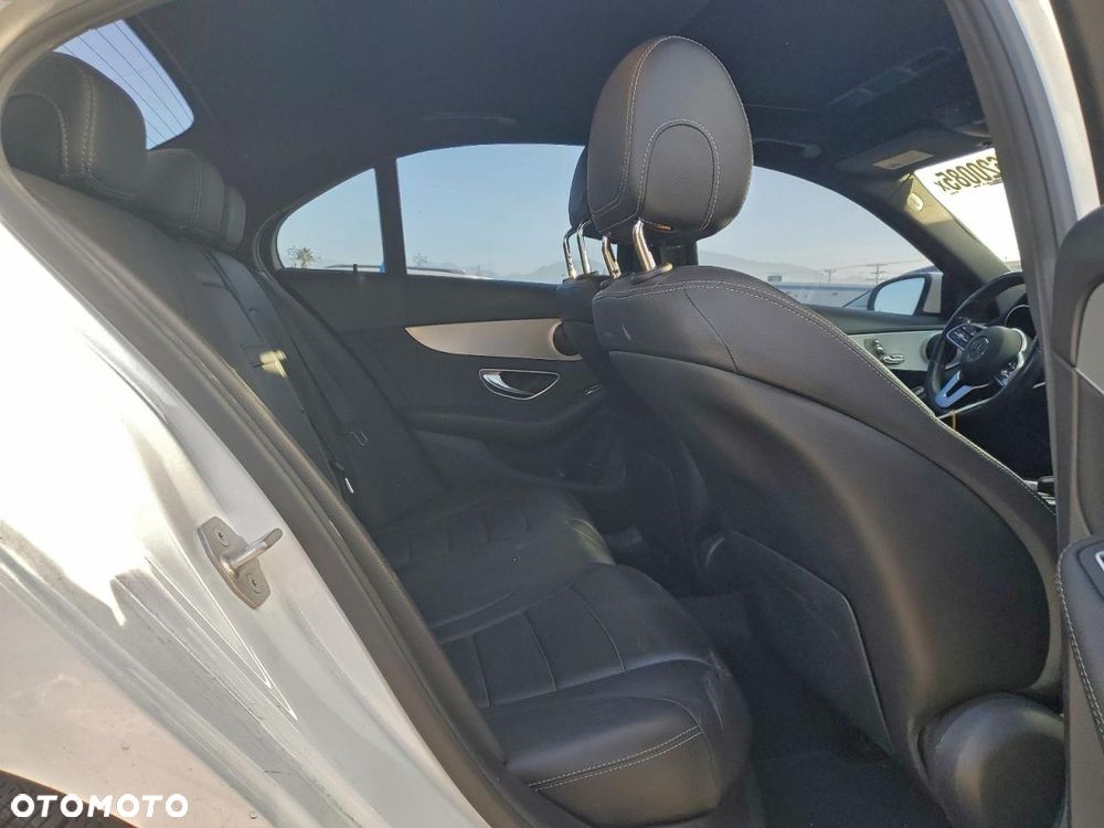 Mercedes-Benz Klasa C 300 4Matic 9G-TRONIC Exclusive - 9