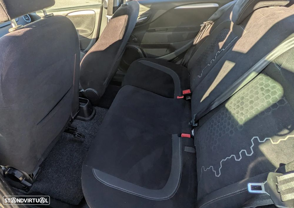 Fiat Punto 1.2 Lounge S&S - 4