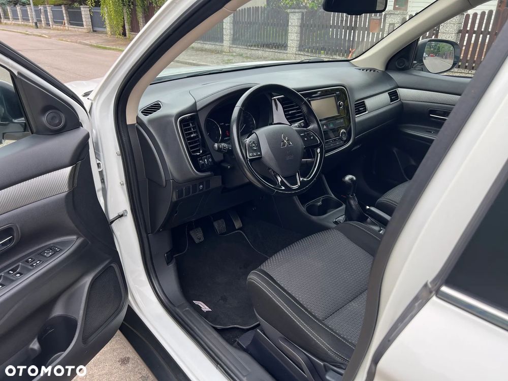 Mitsubishi Outlander - 7