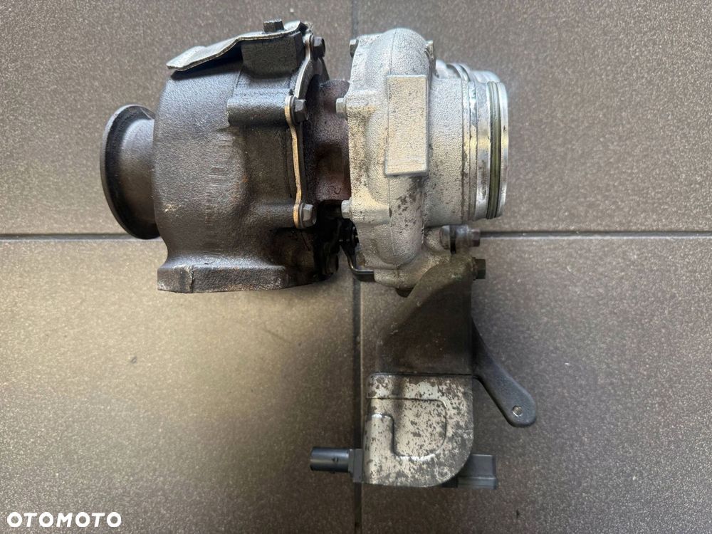 TURBOSPRĘŻARKA BMW 2.0D 49135-05885 7808477 - 1