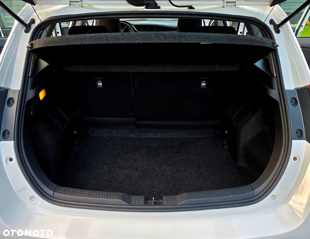 Toyota Auris 1.6 Premium - 35