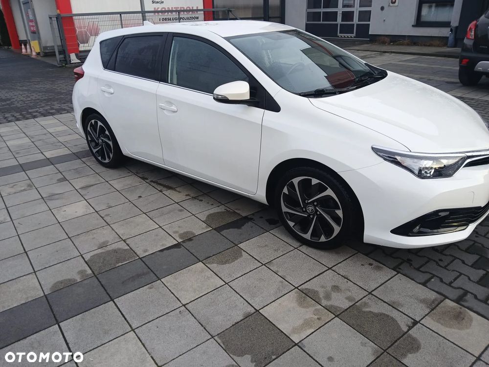Toyota Auris 1.6 D-4D Prestige - 7