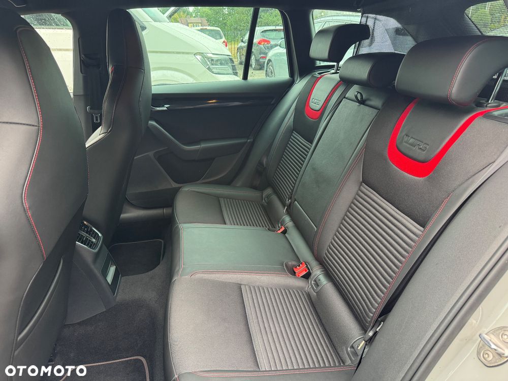 Skoda Octavia 2.0 TDI DSG RS - 18