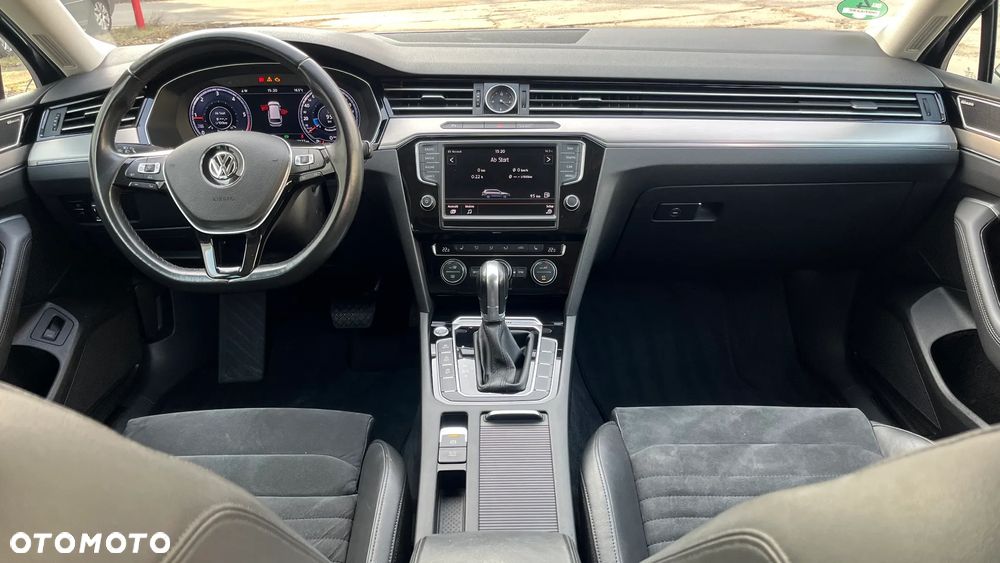 Volkswagen Passat 2.0 TDI SCR 4Motion DDG Highline - 22